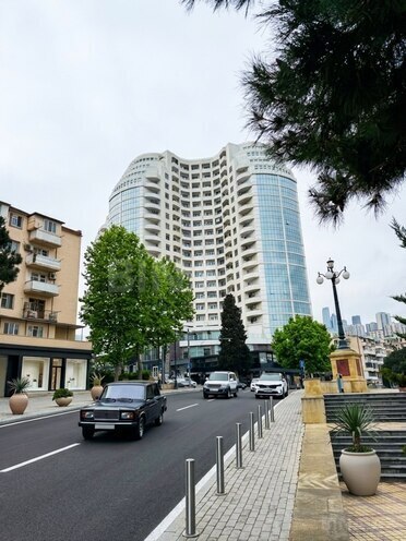 Продается 4-комн. новостройка 168 м², м. Элмляр Академиясы, photo 1 from 8