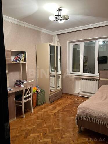 Продается 3-комн. вторичка 70 м², м. Элмляр Академиясы, photo 4 from 7
