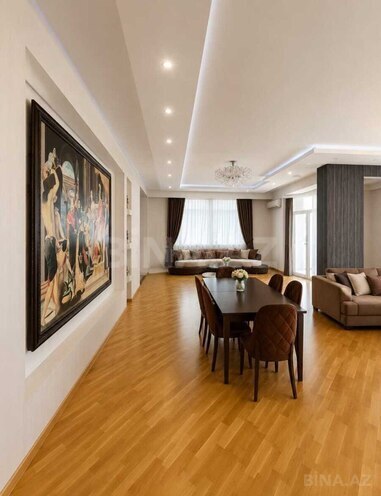 Satılır 6 otaqlı yeni tikili 240 m², 28 May m., photo 1 from 15