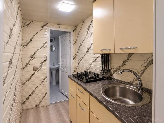 Продаётся 2-комн. вторичка 35 м², м. Низами, photo 3 from 7