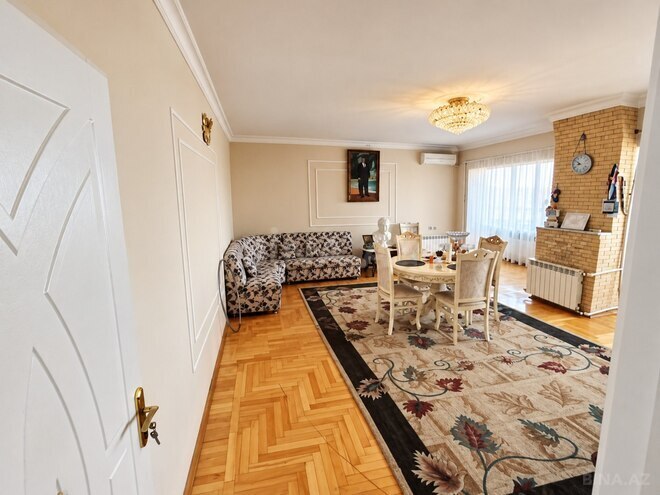 Satılır 4 otaqlı köhnə tikili 135 m², 20 Yanvar m., photo 3 from 14
