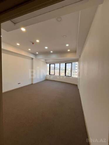 İcarəyə verilir 4 otaqlı ofis 245 m², 28 May m., photo 1 from 14