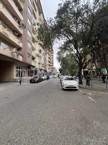 İcarəyə verilir 3 otaqlı köhnə tikili 80 m², Elmlər Akademiyası m., photo 1 from 14