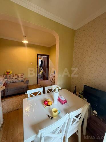 Продаётся 2-комн. вторичка 40 м², м. Ази Асланов, photo 4 from 12