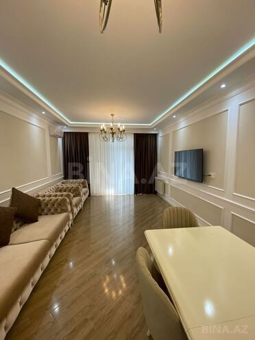 Сдается 2-комн. новостройка 92 м², м. 8 ноября, photo 1 from 14