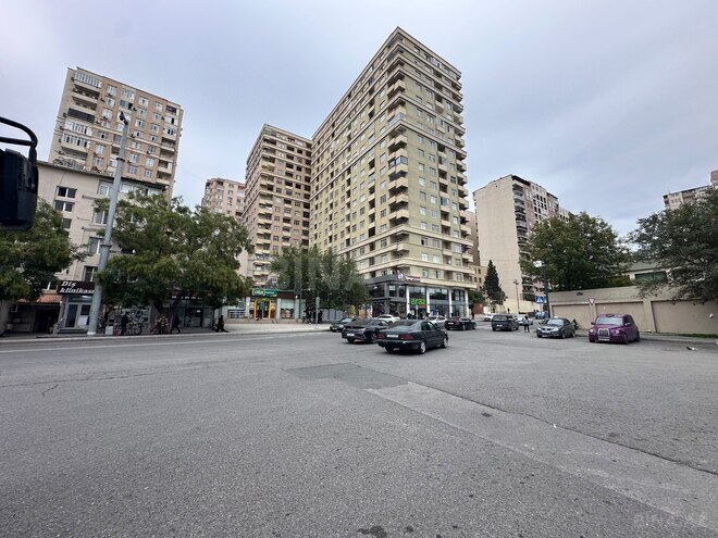 Satılır 3 otaqlı köhnə tikili 60 m², Elmlər Akademiyası m., photo 1 from 13