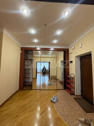 Сдается 3-комн. новостройка 165 м², м. 28 мая, photo 6 from 26