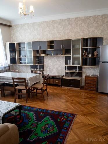 Satılır 2 otaqlı köhnə tikili 75 m², Nizami m., photo 3 from 17