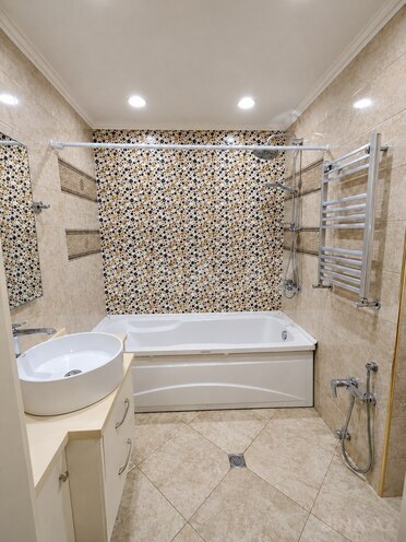 Продаётся 3-комн. новостройка 90 м², м. Иншаатчылар, photo 13 from 16