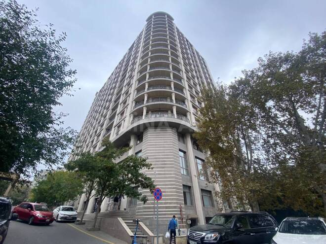 Satılır 3 otaqlı yeni tikili 170 m², 28 May m., photo 1 from 8