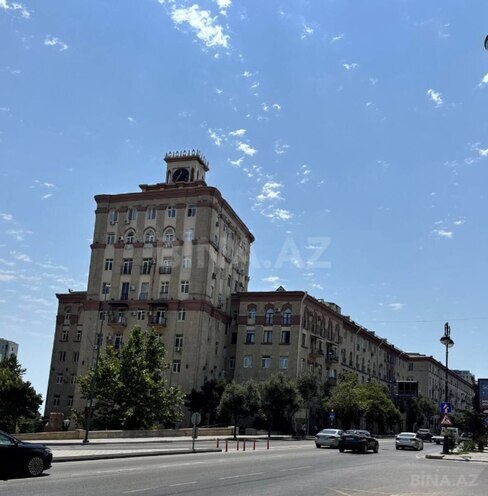 Satılır 2 otaqlı köhnə tikili 60 m², Nizami m., photo 1 from 9