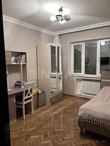 Продается 3-комн. вторичка 77 м², м. Элмляр Академиясы, photo 5 from 9
