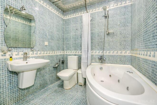 Satılır 4 otaqlı köhnə tikili 130 m², Sahil m., photo 13 from 14