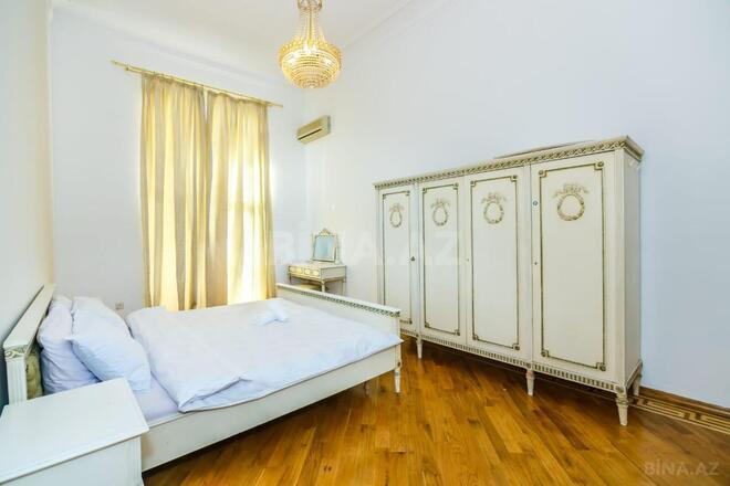 Satılır 4 otaqlı köhnə tikili 130 m², Sahil m., photo 9 from 14