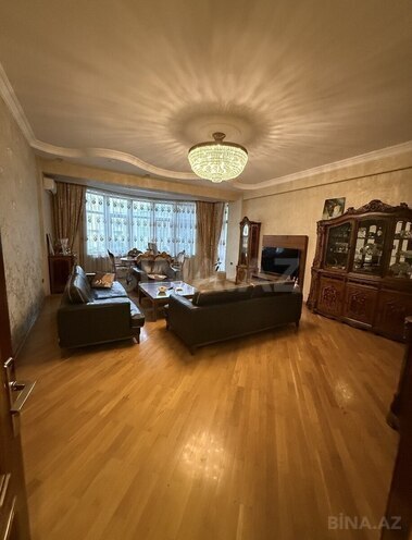 Satılır 4 otaqlı yeni tikili 185 m², 28 May m., photo 1 from 17