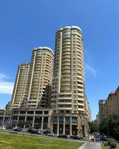 Продаётся 3-комн. новостройка 128 м², м. Низами, photo 1 from 6
