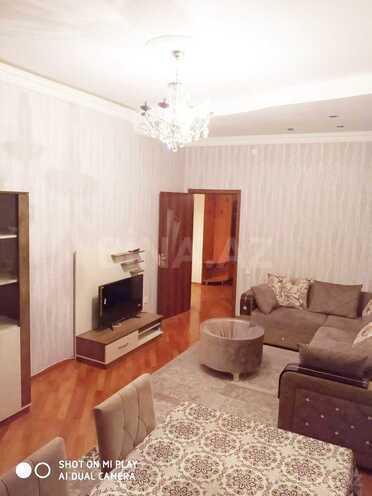 Satılır 2 otaqlı köhnə tikili 40 m², Yasamal q., photo 1 from 12
