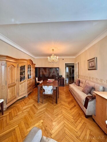 Satılır 3 otaqlı köhnə tikili 70 m², Nizami m., photo 5 from 14