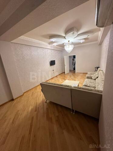 Сдается 3-комн. новостройка 120 м², м. Нефтчиляр, photo 3 from 17