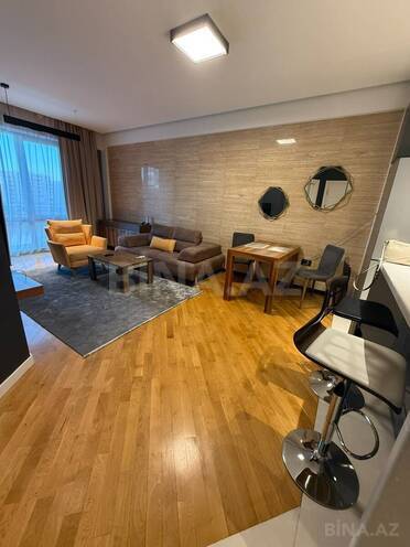Сдается 2-комн. новостройка 72 м², м. Низами, photo 1 from 9