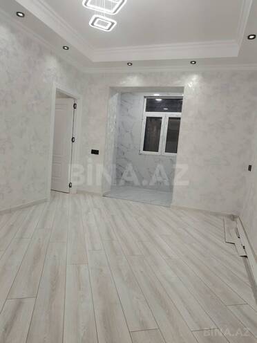 Продается 2-комн. вторичка 42 м², м. Халглар Достлугу, photo 1 from 11