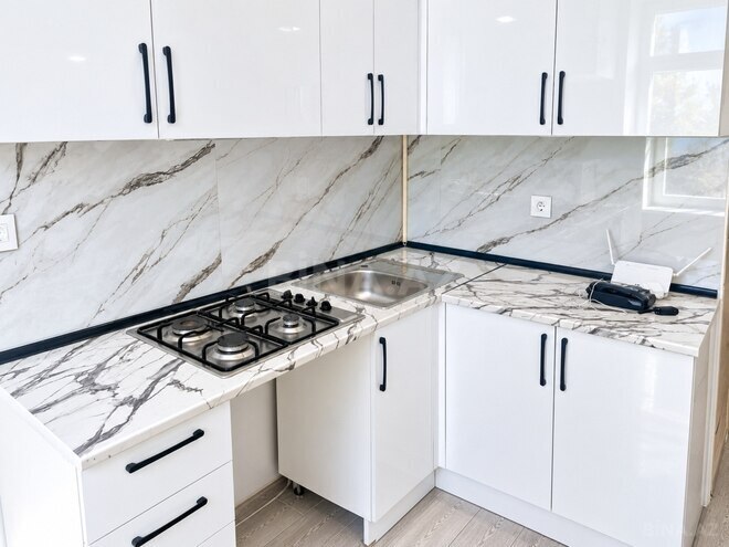 Satılır 2 otaqlı köhnə tikili 55 m², Qara Qarayev m., photo 7 from 19
