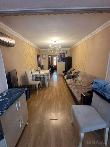Продается 2-комн. вторичка 50 м², м. Нефтчиляр, photo 1 from 10