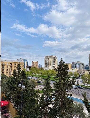 Продаётся 1-комн. вторичка 36 м², м. Низами, photo 9 from 11