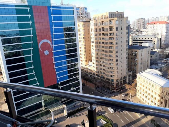 Сдается 3-комн. новостройка 180 м², м. Низами, photo 1 from 20