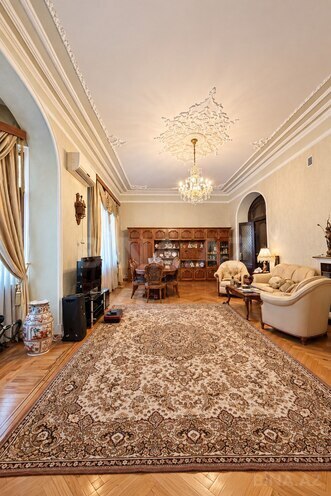Satılır 5 otaqlı köhnə tikili 210 m², 28 May m., photo 10 from 12