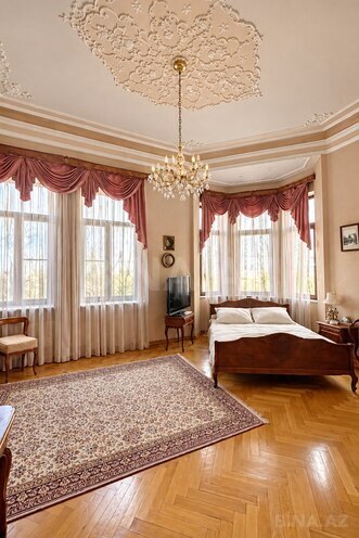 Satılır 5 otaqlı köhnə tikili 210 m², 28 May m., photo 11 from 12