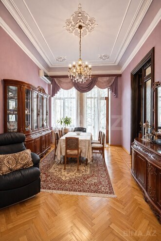 Satılır 5 otaqlı köhnə tikili 210 m², 28 May m., photo 8 from 12