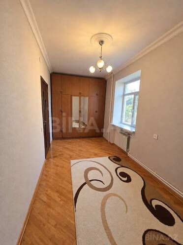 Продаётся 2-комн. вторичка 50 м², м. Элмляр Академиясы, photo 4 from 9