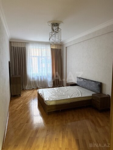 Сдается 3-комн. новостройка 130 м², м. Иншаатчылар, photo 8 from 9
