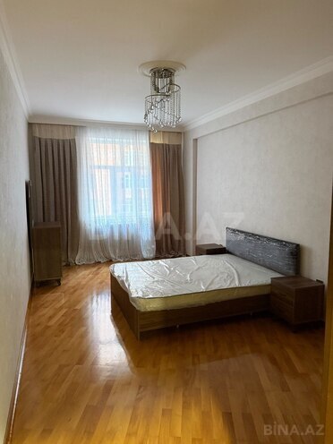 Сдается 3-комн. новостройка 130 м², м. Иншаатчылар, photo 3 from 8