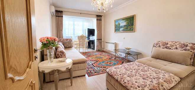 Продаётся 2-комн. вторичка 36 м², м. Нефтчиляр, photo 1 from 8