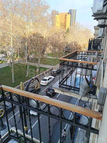 İcarəyə verilir 3 otaqlı köhnə tikili 95 m², Sahil m., photo 17 from 24