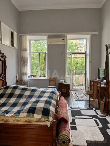 Satılır 2 otaqlı köhnə tikili 50 m², Nizami m., photo 3 from 10