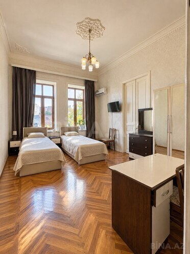 Satılır 3 otaqlı köhnə tikili 120 m², 28 May m., photo 3 from 11