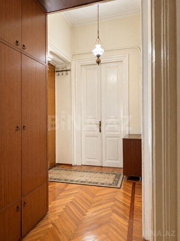 Satılır 3 otaqlı köhnə tikili 120 m², 28 May m., photo 10 from 11