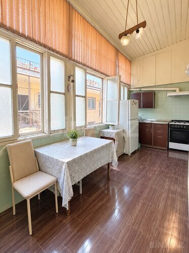 Satılır 3 otaqlı köhnə tikili 120 m², 28 May m., photo 9 from 11