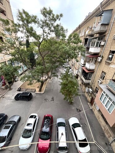 Продаётся 2-комн. вторичка 60 м², м. Нариман Нариманов, photo 1 from 9
