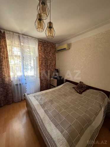 Satılır 2 otaqlı köhnə tikili 95 m², Qara Qarayev m., photo 3 from 14