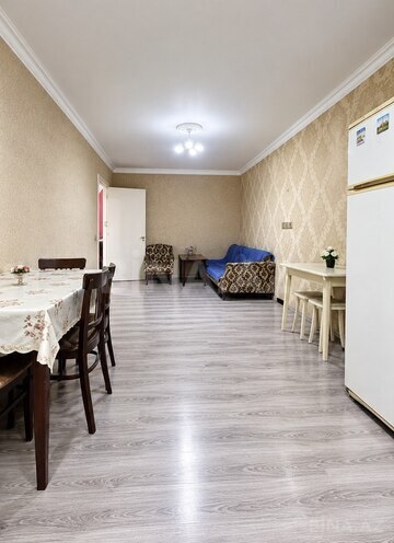 Продаётся 2-комн. вторичка 40 м², м. Элмляр Академиясы, photo 3 from 9
