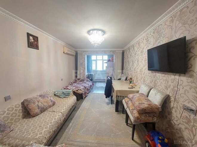 Продается 2-комн. вторичка 65 м², м. Азадлыг проспекти, photo 1 from 17