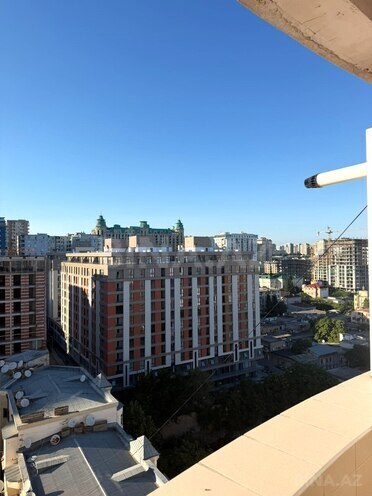 Продается 3-комн. новостройка 100 м², м. Низами, photo 3 from 10