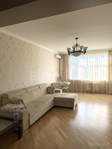Продается 3-комн. новостройка 100 м², м. Низами, photo 1 from 10