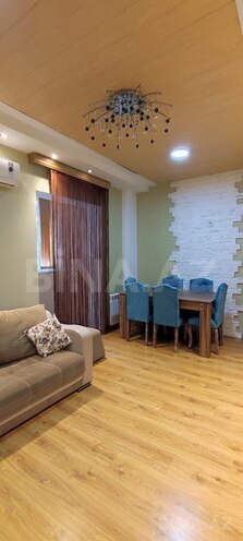 Продается 2-комн. вторичка 45 м², м. Гянджлик, photo 1 from 14