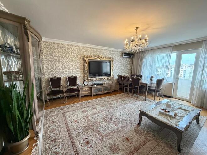 Продаётся 3-комн. вторичка 80 м², м. 8 ноября, photo 1 from 19