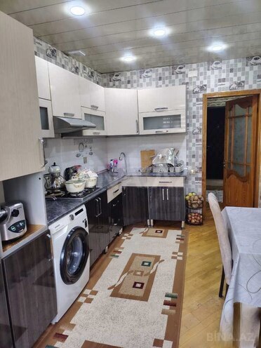 Продается 2-комн. вторичка 70 м², Бинагадинский р., photo 7 from 12